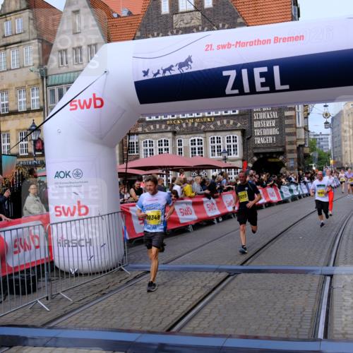 13.09.2026 - 21. swb-Marathon Bremen Tim E. http://msf.ph/oto/10308541 13.09.2026 10:51:58 Ziel 10162, 10183, 10281, 10334, 10348, 10467, 10641, 11145, 11273, 11542, 11685, 11733, 11777, 11787, 12329, 13631 meine-sportfotos.de