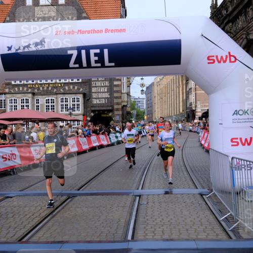 13.09.2026 - 21. swb-Marathon Bremen Tim E. http://msf.ph/oto/10308577 13.09.2026 10:51:59 Ziel 10162, 10183, 10281, 10334, 10348, 10467, 10641, 11145, 11273, 11542, 11685, 11733, 11777, 11787, 12329 meine-sportfotos.de