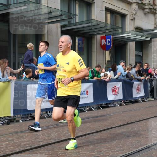 13.09.2026 - 21. swb-Marathon Bremen Strokosch-Dieckow http://msf.ph/oto/10308605 13.09.2026 10:54:38 Ziel 10555, 10589, 10646, 10901, 11001, 11040, 11569, 11620, 11860, 11889, 11908, 11976, 12313, 12800, 13592, 10067, 10146, 10359, 10410, 10503, 10577, 10608, 10631, 10704, 10749, 10765, 10837, 10884, 11039, 11099, 11118, 11174, 11389, 11593, 11874, 12038, 12265, 12328, 12467, 12519, 13526 meine-sportfotos.de