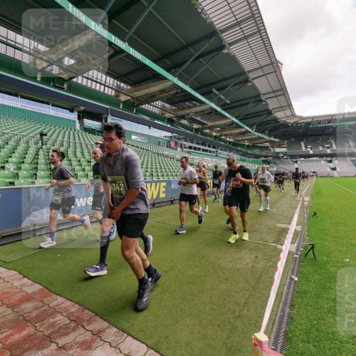 13.09.2026 - 21. swb-Marathon Bremen Michael Burmester http://msf.ph/oto/10308635 13.09.2026 13:04:30 Laufen im Stadion 178, 209, 210, 323, 488, 534, 536, 565, 596, 647, 725, 762, 881, 940, 1014, 1239, 1307, 1343, 1373, 1456, 1458, 1479, 1627, 1649, 1653, 1656, 1687, 1771, 1780, 1914, 1932, 1941, 2023, 2089, 2126, 2223, 2369, 2430, 2434, 2452, 2602, 2625, 2723, 2742, 2764, 2851, 2867, 2872, 2891, 2910, 2919, 2934, 2957, 2959, 2977, 2985, 3028, 3030, 3135, 3217, 3320, 3343, 3360, 3402, 3419, 3425, 3454, 3460, 3510, 3521, 3579, 3597, 3618, 3796, 3846, 3859, 3909, 242 meine-sportfotos.de