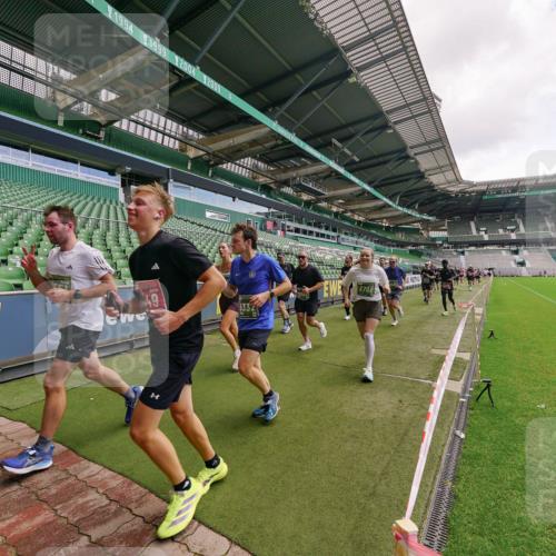 13.09.2026 - 21. swb-Marathon Bremen Michael Burmester http://msf.ph/oto/10308654 13.09.2026 13:04:31 Laufen im Stadion 178, 209, 210, 323, 488, 534, 536, 565, 596, 647, 725, 762, 881, 940, 1014, 1073, 1239, 1307, 1343, 1373, 1456, 1458, 1479, 1627, 1649, 1653, 1656, 1687, 1771, 1780, 1914, 1932, 1941, 2023, 2089, 2126, 2223, 2369, 2430, 2434, 2452, 2602, 2625, 2723, 2742, 2764, 2851, 2867, 2872, 2891, 2910, 2919, 2934, 2957, 2959, 2977, 2985, 3028, 3030, 3135, 3217, 3320, 3343, 3360, 3402, 3419, 3425, 3454, 3460, 3510, 3521, 3579, 3597, 3618, 3796, 3846, 3859, 3909, 242 meine-sportfotos.de