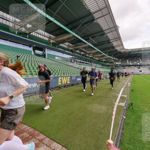 13.09.2026 - 21. swb-Marathon Bremen Michael Burmester http://msf.ph/oto/10308669 13.09.2026 13:04:32 Laufen im Stadion 178, 209, 210, 323, 488, 534, 536, 565, 596, 647, 725, 762, 881, 940, 1014, 1073, 1239, 1243, 1307, 1343, 1373, 1456, 1458, 1479, 1627, 1649, 1653, 1656, 1687, 1771, 1780, 1914, 1932, 1941, 2023, 2089, 2126, 2223, 2369, 2430, 2434, 2452, 2602, 2625, 2723, 2742, 2764, 2851, 2867, 2872, 2891, 2910, 2919, 2934, 2957, 2959, 2977, 2985, 3028, 3030, 3135, 3217, 3320, 3343, 3360, 3402, 3419, 3425, 3454, 3510, 3521, 3579, 3597, 3618, 3796, 3846, 3859, 3909, 242 meine-sportfotos.de