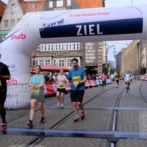 13.09.2026 - 21. swb-Marathon Bremen Tim E. http://msf.ph/oto/10308733 13.09.2026 10:52:06 Ziel 10162, 10183, 10281, 10348, 10467, 10641, 11273, 11277, 11542, 11685, 11733, 11777, 11784, 11962, 12329, 12349 meine-sportfotos.de