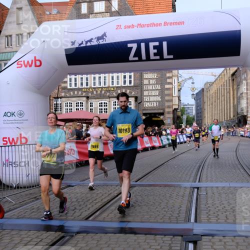 13.09.2026 - 21. swb-Marathon Bremen Tim E. http://msf.ph/oto/10308749 13.09.2026 10:52:06 Ziel 10162, 10183, 10281, 10348, 10467, 10641, 11273, 11277, 11542, 11685, 11733, 11777, 11784, 11962, 12329, 12349 meine-sportfotos.de