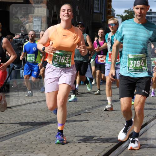 13.09.2026 - 21. swb-Marathon Bremen Strokosch-Dieckow http://msf.ph/oto/10308768 13.09.2026 13:30:28 Ziel 881, 1205, 1308, 1611, 1653, 1780, 1848, 1909, 1938, 2126, 2364, 3190, 4763, 5039, 5198, 5348, 5615, 5631, 6225, 6720, 6942, 6992, 6994, 7184, 7609, 7932, 7966, 8110, 8115, 8441, 8470, 9104, 9125, 9529, 625, 800, 834, 1067, 1926, 2369, 2452, 2723, 3425, 4206, 4332, 4342, 4415, 4425, 4748, 4757, 5506, 5551, 6134, 6343, 6347, 6523, 6988, 7253, 7567, 7645, 8116, 8762, 8878, 8966, 9011, 9108, 9692, 9695, 9699, 9825, 13090 meine-sportfotos.de