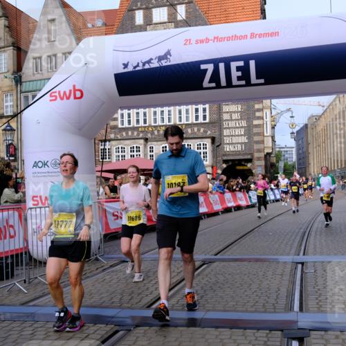 13.09.2026 - 21. swb-Marathon Bremen Tim E. http://msf.ph/oto/10308776 13.09.2026 10:52:07 Ziel 10162, 10183, 10218, 10281, 10348, 10467, 10641, 11273, 11277, 11285, 11542, 11685, 11733, 11777, 11784, 11962, 12329, 12349 meine-sportfotos.de