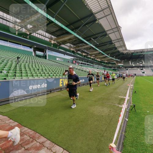 13.09.2026 - 21. swb-Marathon Bremen Michael Burmester http://msf.ph/oto/10308806 13.09.2026 13:04:45 Laufen im Stadion 178, 209, 210, 244, 323, 488, 534, 536, 565, 596, 647, 725, 881, 900, 1073, 1239, 1243, 1307, 1308, 1343, 1373, 1456, 1458, 1479, 1627, 1649, 1653, 1656, 1687, 1771, 1780, 1914, 1932, 1941, 2023, 2089, 2126, 2223, 2241, 2301, 2369, 2430, 2434, 2452, 2602, 2625, 2723, 2742, 2764, 2851, 2867, 2872, 2891, 2910, 2919, 2934, 2957, 2959, 2977, 2985, 3028, 3030, 3217, 3278, 3320, 3343, 3402, 3419, 3425, 3444, 3454, 3485, 3510, 3521, 3579, 3597, 3618, 3796, 3846, 3859, 3909, 242 meine-sportfotos.de