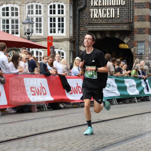 13.09.2026 - 21. swb-Marathon Bremen Strokosch-Dieckow http://msf.ph/oto/10308813 13.09.2026 13:02:34 Ziel 1667, 9583, 1795, 1850, 6918, 13237 meine-sportfotos.de