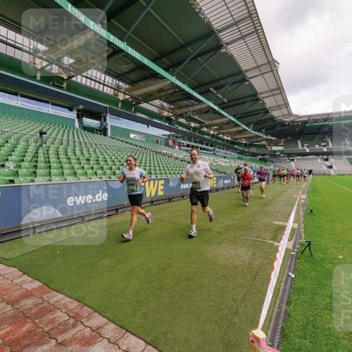13.09.2026 - 21. swb-Marathon Bremen Michael Burmester http://msf.ph/oto/10308860 13.09.2026 13:04:50 Laufen im Stadion 178, 209, 210, 244, 323, 394, 488, 534, 536, 565, 596, 647, 725, 881, 891, 900, 1073, 1239, 1243, 1307, 1308, 1343, 1373, 1456, 1458, 1479, 1627, 1649, 1653, 1656, 1687, 1771, 1780, 1914, 1932, 1941, 2023, 2089, 2126, 2223, 2241, 2301, 2369, 2430, 2434, 2452, 2602, 2625, 2723, 2742, 2764, 2851, 2867, 2872, 2891, 2910, 2919, 2934, 2957, 2959, 2977, 2985, 3028, 3030, 3217, 3278, 3320, 3343, 3402, 3419, 3425, 3444, 3454, 3485, 3510, 3521, 3579, 3597, 3618, 3796, 3859, 3909, 242 meine-sportfotos.de