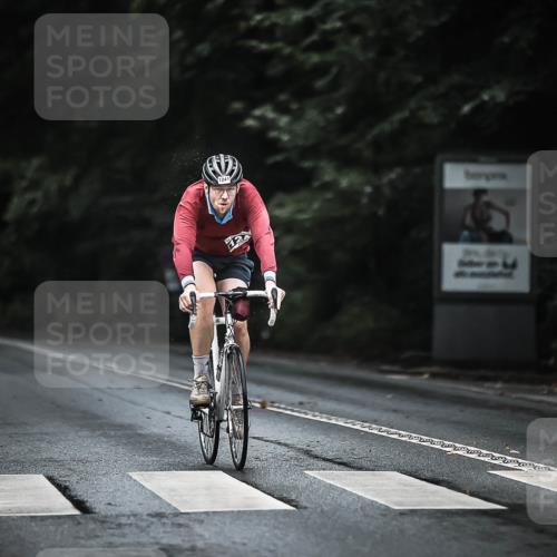 13.09.2026 - Stadtparktriathlon H.Heesch http://msf.ph/oto/10308877 13.09.2026 12:48:46 Radfahren 1198, 1241, 1265 meine-sportfotos.de