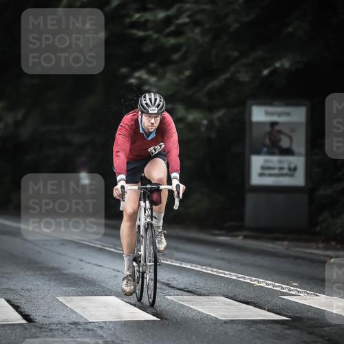 13.09.2026 - Stadtparktriathlon H.Heesch http://msf.ph/oto/10308890 13.09.2026 12:48:46 Radfahren 1198, 1241, 1265 meine-sportfotos.de