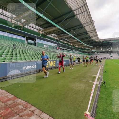 13.09.2026 - 21. swb-Marathon Bremen Michael Burmester http://msf.ph/oto/10308902 13.09.2026 13:04:54 Laufen im Stadion 178, 209, 210, 244, 323, 394, 488, 534, 536, 565, 647, 725, 881, 891, 900, 1073, 1239, 1243, 1307, 1308, 1343, 1373, 1380, 1456, 1479, 1627, 1649, 1653, 1656, 1687, 1771, 1780, 1914, 1932, 1941, 2023, 2089, 2126, 2223, 2241, 2265, 2301, 2369, 2430, 2434, 2452, 2602, 2723, 2742, 2764, 2851, 2867, 2872, 2891, 2910, 2919, 2957, 2959, 2977, 2985, 3028, 3030, 3217, 3278, 3320, 3343, 3402, 3419, 3425, 3444, 3454, 3485, 3521, 3579, 3618, 3796, 3909, 242 meine-sportfotos.de