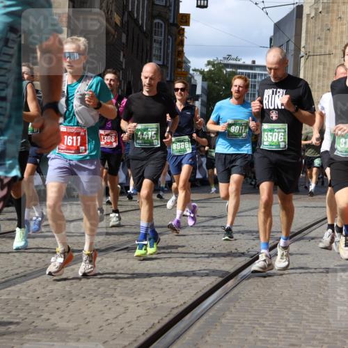 13.09.2026 - 21. swb-Marathon Bremen Strokosch-Dieckow http://msf.ph/oto/10308925 13.09.2026 13:30:29 Ziel 881, 1308, 1611, 1653, 1780, 1909, 1938, 2126, 2364, 3190, 4763, 5039, 5198, 5348, 5615, 5631, 6225, 6720, 6942, 6992, 6994, 7184, 7609, 7932, 7966, 8110, 8115, 8441, 8470, 9015, 9104, 9125, 9529, 625, 800, 834, 1067, 1771, 1926, 2369, 2452, 2723, 2985, 3425, 4206, 4332, 4342, 4415, 4425, 4748, 4757, 4920, 5506, 5551, 6134, 6343, 6347, 6523, 6988, 7012, 7253, 7567, 7645, 8966, 9011, 9692, 9695, 9699, 9825, 13090 meine-sportfotos.de