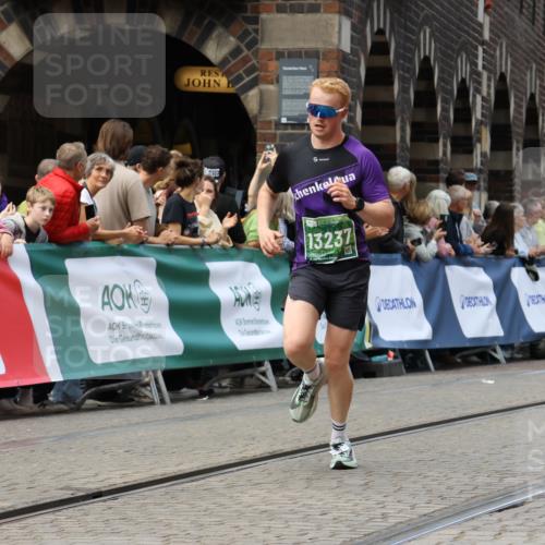 13.09.2026 - 21. swb-Marathon Bremen Strokosch-Dieckow http://msf.ph/oto/10308940 13.09.2026 13:02:40 Ziel 9583, 1381, 1850, 1862, 6918, 7265 meine-sportfotos.de