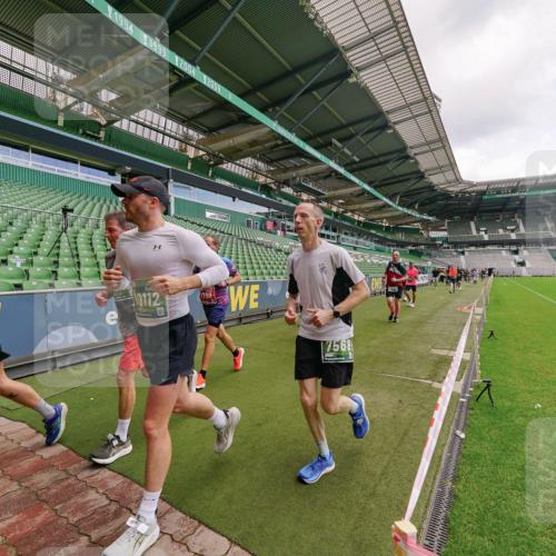 13.09.2026 - 21. swb-Marathon Bremen Michael Burmester http://msf.ph/oto/10308952 13.09.2026 13:04:59 Laufen im Stadion 178, 209, 210, 244, 323, 394, 534, 536, 565, 647, 725, 881, 891, 900, 1073, 1239, 1243, 1307, 1308, 1343, 1373, 1380, 1456, 1479, 1627, 1649, 1653, 1656, 1687, 1780, 1914, 1932, 1941, 2023, 2089, 2126, 2223, 2241, 2244, 2265, 2301, 2369, 2430, 2452, 2464, 2602, 2723, 2742, 2764, 2851, 2867, 2872, 2891, 2910, 2919, 2957, 2959, 2985, 3028, 3030, 3217, 3278, 3320, 3343, 3419, 3425, 3444, 3454, 3485, 3521, 3579, 3618, 3796, 3909, 242 meine-sportfotos.de