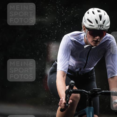 13.09.2026 - Stadtparktriathlon H.Heesch http://msf.ph/oto/10308969 13.09.2026 11:42:01 Radfahren 730, 771, 792, 814, 820, 927 meine-sportfotos.de
