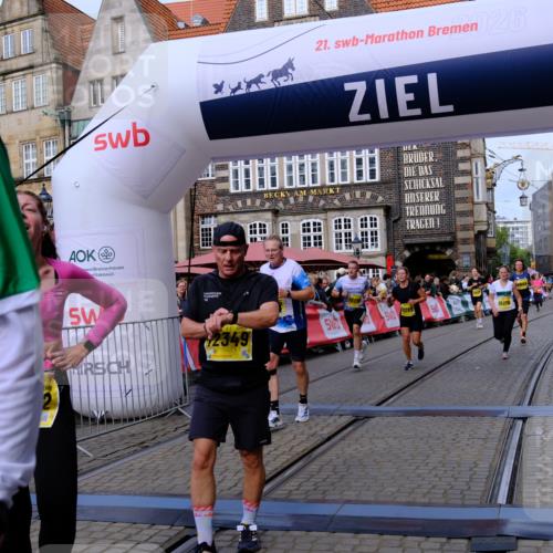 13.09.2026 - 21. swb-Marathon Bremen Tim E. http://msf.ph/oto/10308995 13.09.2026 10:52:14 Ziel 10183, 10218, 10588, 10641, 11277, 11285, 11376, 11487, 11555, 11685, 11733, 11777, 11784, 11869, 11877, 11962, 12349 meine-sportfotos.de