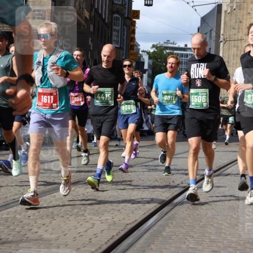 13.09.2026 - 21. swb-Marathon Bremen Strokosch-Dieckow http://msf.ph/oto/10308997 13.09.2026 13:30:29 Ziel 881, 1308, 1611, 1653, 1780, 1909, 1938, 2126, 2364, 3190, 4763, 5039, 5198, 5348, 5615, 5631, 6225, 6720, 6942, 6992, 6994, 7184, 7609, 7932, 7966, 8110, 8115, 8441, 8470, 9015, 9104, 9125, 9529, 625, 800, 834, 1067, 1771, 1926, 2369, 2452, 2723, 2985, 3425, 4206, 4332, 4342, 4415, 4425, 4748, 4757, 4920, 5506, 5551, 6134, 6343, 6347, 6523, 6988, 7012, 7253, 7567, 7645, 8966, 9011, 9692, 9695, 9699, 9825, 13090 meine-sportfotos.de