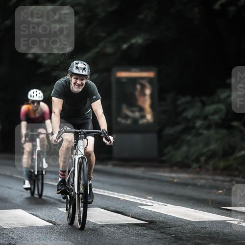 13.09.2026 - Stadtparktriathlon H.Heesch http://msf.ph/oto/10309004 13.09.2026 12:48:57 Radfahren 1069, 1099, 1131, 1135, 1205, 1234, 1263 meine-sportfotos.de