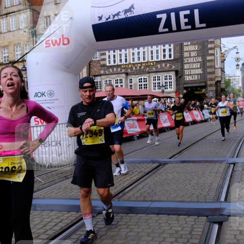 13.09.2026 - 21. swb-Marathon Bremen Tim E. http://msf.ph/oto/10309011 13.09.2026 10:52:14 Ziel 10183, 10218, 10588, 10641, 11277, 11285, 11376, 11487, 11555, 11685, 11733, 11777, 11784, 11869, 11877, 11962, 12349 meine-sportfotos.de