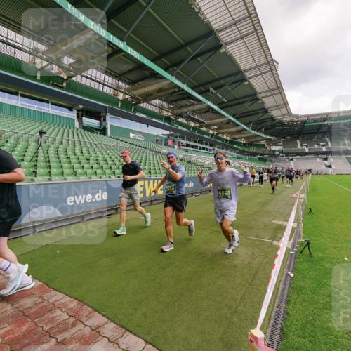 13.09.2026 - 21. swb-Marathon Bremen Michael Burmester http://msf.ph/oto/10309022 13.09.2026 13:05:09 Laufen im Stadion 178, 209, 210, 217, 244, 323, 394, 534, 536, 565, 647, 881, 891, 900, 1073, 1239, 1243, 1307, 1308, 1343, 1373, 1380, 1456, 1479, 1533, 1627, 1649, 1653, 1656, 1687, 1780, 1914, 1932, 1941, 2023, 2076, 2089, 2126, 2241, 2244, 2265, 2301, 2310, 2369, 2430, 2452, 2464, 2602, 2723, 2742, 2764, 2851, 2867, 2872, 2891, 2910, 2919, 2957, 2959, 2985, 3028, 3030, 3217, 3278, 3320, 3343, 3419, 3425, 3444, 3454, 3485, 3521, 3579, 3796, 3909, 242 meine-sportfotos.de