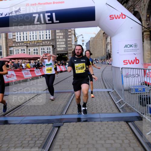 13.09.2026 - 21. swb-Marathon Bremen Tim E. http://msf.ph/oto/10309032 13.09.2026 10:52:16 Ziel 10183, 10218, 10588, 10641, 11277, 11285, 11376, 11487, 11555, 11685, 11777, 11784, 11869, 11877, 11962, 12349 meine-sportfotos.de