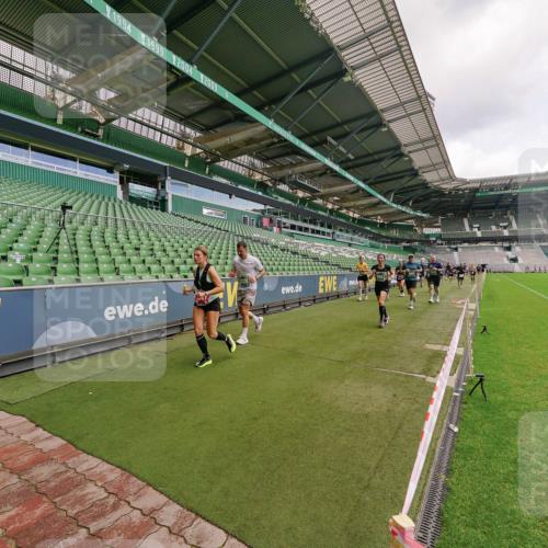 13.09.2026 - 21. swb-Marathon Bremen Michael Burmester http://msf.ph/oto/10309039 13.09.2026 13:05:11 Laufen im Stadion 178, 209, 210, 217, 244, 323, 394, 534, 536, 565, 647, 881, 891, 900, 1073, 1239, 1243, 1307, 1308, 1343, 1373, 1380, 1456, 1479, 1533, 1627, 1649, 1653, 1656, 1687, 1780, 1914, 1932, 1941, 2023, 2076, 2089, 2126, 2241, 2244, 2265, 2301, 2310, 2369, 2430, 2452, 2464, 2602, 2723, 2742, 2764, 2851, 2867, 2872, 2891, 2910, 2919, 2957, 2959, 2985, 3028, 3030, 3217, 3278, 3320, 3343, 3419, 3425, 3444, 3454, 3485, 3521, 3579, 3796, 3909, 242 meine-sportfotos.de