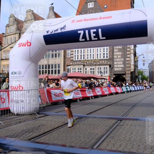 13.09.2026 - 21. swb-Marathon Bremen Tim E. http://msf.ph/oto/10309116 13.09.2026 10:52:23 Ziel 10218, 10588, 11277, 11285, 11371, 11376, 11487, 11555, 11869, 11877, 12349, 13578 meine-sportfotos.de