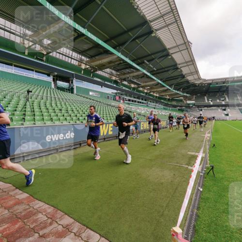 13.09.2026 - 21. swb-Marathon Bremen Michael Burmester http://msf.ph/oto/10309119 13.09.2026 13:05:20 Laufen im Stadion 178, 209, 217, 244, 323, 394, 430, 534, 536, 565, 647, 784, 891, 900, 1073, 1239, 1243, 1274, 1307, 1308, 1343, 1373, 1380, 1456, 1533, 1581, 1627, 1653, 1656, 1687, 1780, 1914, 1932, 1941, 2023, 2076, 2089, 2126, 2241, 2244, 2265, 2301, 2310, 2355, 2369, 2393, 2430, 2452, 2464, 2602, 2723, 2742, 2764, 2851, 2867, 2872, 2891, 2910, 2919, 2957, 2959, 2985, 3028, 3030, 3055, 3217, 3278, 3320, 3343, 3419, 3425, 3444, 3454, 3485, 3521, 3796, 3909, 242 meine-sportfotos.de