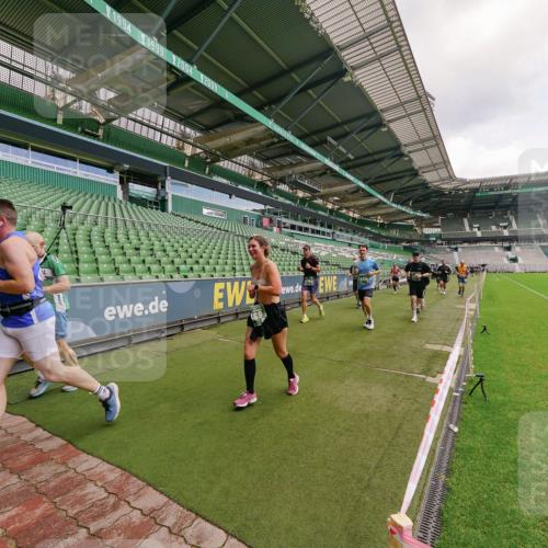 13.09.2026 - 21. swb-Marathon Bremen Michael Burmester http://msf.ph/oto/10309135 13.09.2026 13:05:23 Laufen im Stadion 178, 209, 217, 244, 323, 394, 430, 534, 536, 565, 647, 784, 891, 900, 1073, 1239, 1243, 1274, 1307, 1308, 1343, 1373, 1380, 1456, 1533, 1581, 1627, 1653, 1656, 1687, 1780, 1914, 1932, 1941, 2023, 2076, 2089, 2126, 2241, 2244, 2265, 2301, 2310, 2355, 2369, 2393, 2430, 2452, 2464, 2602, 2723, 2742, 2764, 2867, 2872, 2891, 2910, 2919, 2957, 2959, 2985, 3028, 3030, 3055, 3217, 3278, 3320, 3343, 3419, 3425, 3444, 3485, 3521, 3796, 3909, 242 meine-sportfotos.de