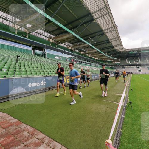 13.09.2026 - 21. swb-Marathon Bremen Michael Burmester http://msf.ph/oto/10309143 13.09.2026 13:05:25 Laufen im Stadion 178, 209, 217, 244, 323, 394, 430, 454, 534, 536, 565, 647, 784, 891, 900, 1073, 1239, 1243, 1274, 1307, 1308, 1373, 1380, 1456, 1533, 1581, 1627, 1653, 1656, 1687, 1780, 1914, 1932, 1941, 2023, 2076, 2089, 2126, 2241, 2244, 2265, 2301, 2310, 2355, 2369, 2393, 2430, 2452, 2464, 2602, 2723, 2742, 2764, 2867, 2872, 2891, 2910, 2919, 2957, 2959, 2985, 3028, 3030, 3055, 3217, 3278, 3320, 3343, 3419, 3425, 3444, 3485, 3521, 3796, 3909, 242 meine-sportfotos.de