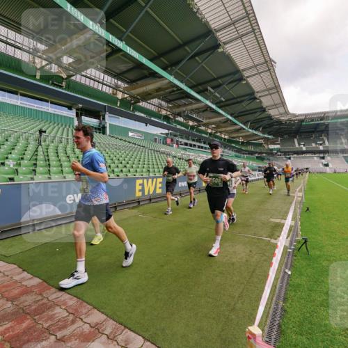 13.09.2026 - 21. swb-Marathon Bremen Michael Burmester http://msf.ph/oto/10309153 13.09.2026 13:05:25 Laufen im Stadion 178, 209, 217, 244, 323, 394, 430, 454, 534, 536, 565, 647, 784, 891, 900, 1073, 1239, 1243, 1274, 1307, 1308, 1373, 1380, 1456, 1533, 1581, 1627, 1653, 1656, 1687, 1780, 1914, 1932, 1941, 2023, 2076, 2089, 2126, 2241, 2244, 2265, 2301, 2310, 2355, 2369, 2393, 2430, 2452, 2464, 2602, 2723, 2742, 2764, 2867, 2872, 2891, 2910, 2919, 2957, 2959, 2985, 3028, 3030, 3055, 3217, 3278, 3320, 3343, 3419, 3425, 3444, 3485, 3521, 3796, 3909, 242 meine-sportfotos.de