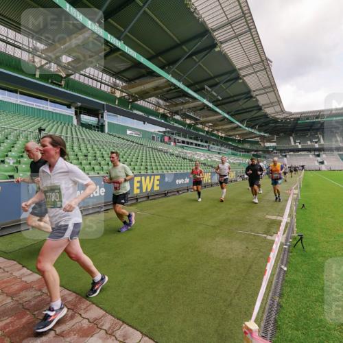 13.09.2026 - 21. swb-Marathon Bremen Michael Burmester http://msf.ph/oto/10309171 13.09.2026 13:05:27 Laufen im Stadion 109, 178, 217, 244, 323, 394, 430, 454, 534, 536, 565, 647, 784, 891, 900, 1073, 1239, 1243, 1274, 1307, 1308, 1373, 1380, 1456, 1533, 1581, 1627, 1653, 1656, 1687, 1780, 1914, 1932, 1941, 2023, 2076, 2089, 2126, 2241, 2244, 2265, 2301, 2310, 2355, 2369, 2393, 2430, 2452, 2464, 2602, 2723, 2742, 2764, 2867, 2872, 2891, 2910, 2919, 2957, 2959, 2985, 3028, 3030, 3055, 3217, 3278, 3320, 3343, 3419, 3425, 3444, 3485, 3521, 3796, 3909, 242 meine-sportfotos.de