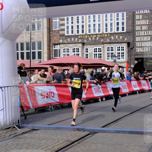 13.09.2026 - 21. swb-Marathon Bremen Tim E. http://msf.ph/oto/10309217 13.09.2026 10:52:30 Ziel 10588, 11371, 11487, 11610, 11877, 12319, 13578 meine-sportfotos.de