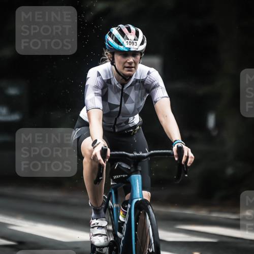 13.09.2026 - Stadtparktriathlon H.Heesch http://msf.ph/oto/10309223 13.09.2026 12:49:07 Radfahren 1069, 1093, 1099, 1116, 1118, 1283 meine-sportfotos.de