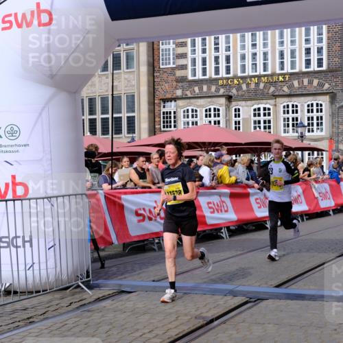 13.09.2026 - 21. swb-Marathon Bremen Tim E. http://msf.ph/oto/10309255 13.09.2026 10:52:30 Ziel 10588, 11371, 11487, 11610, 11877, 12319, 13578 meine-sportfotos.de