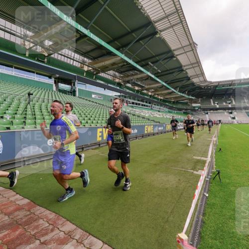 13.09.2026 - 21. swb-Marathon Bremen Michael Burmester http://msf.ph/oto/10309261 13.09.2026 13:05:37 Laufen im Stadion 109, 178, 217, 244, 287, 303, 323, 394, 430, 454, 534, 536, 565, 578, 613, 647, 784, 891, 900, 1073, 1239, 1243, 1274, 1307, 1308, 1365, 1373, 1380, 1456, 1533, 1574, 1581, 1627, 1656, 1687, 1780, 1823, 1909, 1914, 1932, 1941, 2023, 2076, 2089, 2126, 2241, 2244, 2265, 2301, 2310, 2355, 2369, 2393, 2430, 2452, 2464, 2602, 2723, 2742, 2764, 2867, 2872, 2910, 2919, 2957, 2959, 2985, 3028, 3030, 3055, 3217, 3278, 3320, 3343, 3419, 3425, 3444, 3485, 3521, 3796, 3909 meine-sportfotos.de