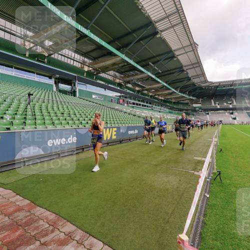 13.09.2026 - 21. swb-Marathon Bremen Michael Burmester http://msf.ph/oto/10309301 13.09.2026 13:05:42 Laufen im Stadion 109, 178, 217, 244, 287, 303, 323, 394, 430, 454, 536, 565, 578, 613, 647, 784, 891, 900, 1073, 1239, 1243, 1274, 1307, 1308, 1365, 1373, 1380, 1456, 1533, 1574, 1581, 1627, 1656, 1687, 1780, 1823, 1909, 1914, 1932, 1941, 2023, 2076, 2089, 2126, 2241, 2244, 2265, 2275, 2301, 2310, 2355, 2356, 2369, 2393, 2430, 2452, 2464, 2602, 2723, 2742, 2764, 2867, 2872, 2910, 2919, 2957, 2959, 2985, 3028, 3030, 3055, 3217, 3278, 3320, 3343, 3419, 3444, 3485, 3521, 3796, 3909 meine-sportfotos.de