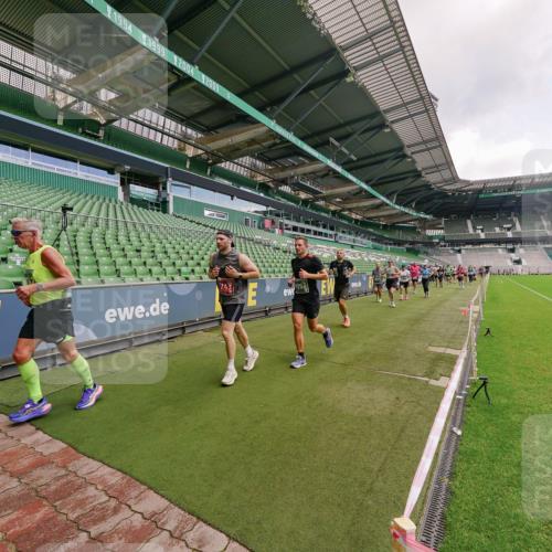 13.09.2026 - 21. swb-Marathon Bremen Michael Burmester http://msf.ph/oto/10309331 13.09.2026 13:05:45 Laufen im Stadion 109, 178, 217, 244, 287, 303, 323, 394, 430, 454, 536, 565, 578, 613, 647, 784, 891, 900, 1073, 1239, 1243, 1274, 1307, 1308, 1365, 1373, 1380, 1456, 1533, 1574, 1581, 1627, 1656, 1687, 1780, 1823, 1909, 1914, 1932, 1941, 2023, 2076, 2089, 2126, 2241, 2244, 2265, 2275, 2301, 2310, 2355, 2356, 2393, 2430, 2452, 2464, 2602, 2723, 2742, 2764, 2867, 2872, 2902, 2910, 2919, 2957, 2959, 2985, 3030, 3055, 3217, 3278, 3320, 3343, 3419, 3444, 3485, 3909 meine-sportfotos.de