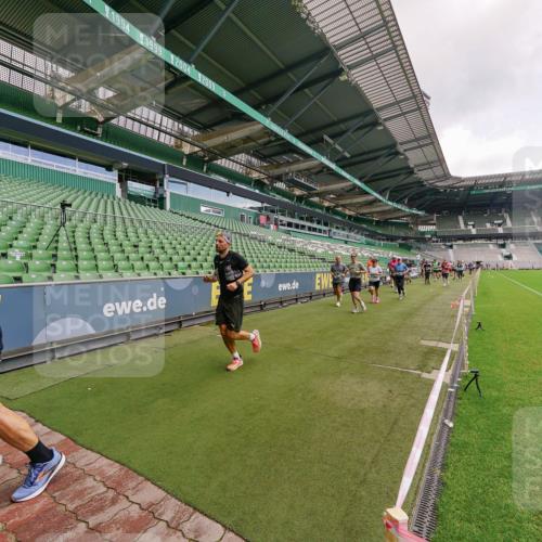 13.09.2026 - 21. swb-Marathon Bremen Michael Burmester http://msf.ph/oto/10309348 13.09.2026 13:05:46 Laufen im Stadion 109, 178, 217, 244, 287, 303, 323, 394, 430, 454, 536, 565, 578, 613, 647, 784, 891, 900, 1073, 1239, 1243, 1274, 1307, 1308, 1365, 1373, 1380, 1456, 1533, 1574, 1581, 1627, 1656, 1687, 1780, 1823, 1909, 1914, 1932, 1941, 2023, 2076, 2089, 2126, 2241, 2244, 2265, 2275, 2301, 2310, 2355, 2356, 2393, 2430, 2452, 2464, 2602, 2723, 2742, 2764, 2867, 2872, 2902, 2910, 2919, 2957, 2959, 2985, 3030, 3055, 3217, 3278, 3320, 3343, 3419, 3444, 3485, 3909 meine-sportfotos.de