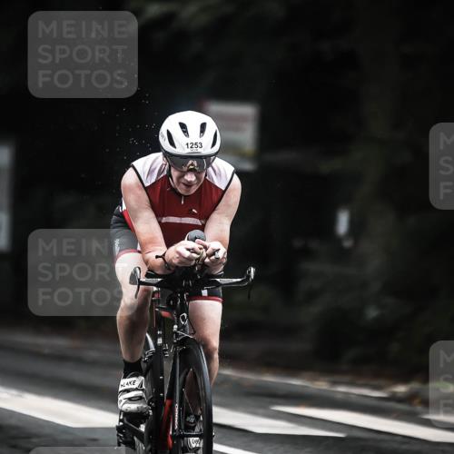 13.09.2026 - Stadtparktriathlon H.Heesch http://msf.ph/oto/10309360 13.09.2026 12:49:14 Radfahren 1118, 1253, 1283 meine-sportfotos.de