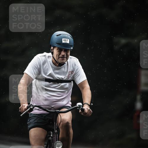 13.09.2026 - Stadtparktriathlon H.Heesch http://msf.ph/oto/10309363 13.09.2026 11:42:18 Radfahren 728, 793, 887, 888 meine-sportfotos.de