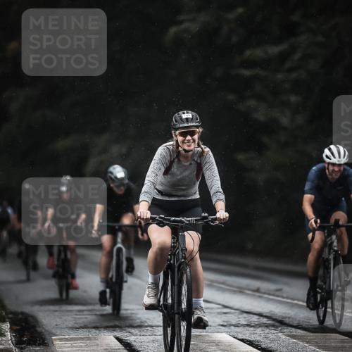 13.09.2026 - Stadtparktriathlon H.Heesch http://msf.ph/oto/10309384 13.09.2026 11:42:24 Radfahren 722, 778, 780, 862, 867, 878, 887 meine-sportfotos.de