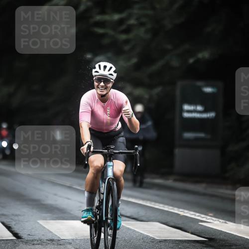 13.09.2026 - Stadtparktriathlon H.Heesch http://msf.ph/oto/10309391 13.09.2026 12:49:22 Radfahren 1145, 1151 meine-sportfotos.de