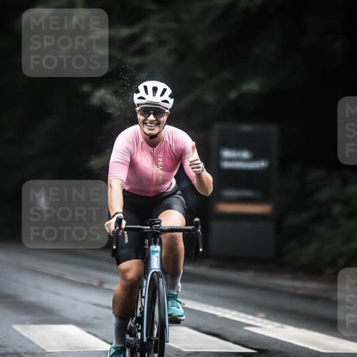 13.09.2026 - Stadtparktriathlon H.Heesch http://msf.ph/oto/10309402 13.09.2026 12:49:23 Radfahren 1145, 1151 meine-sportfotos.de