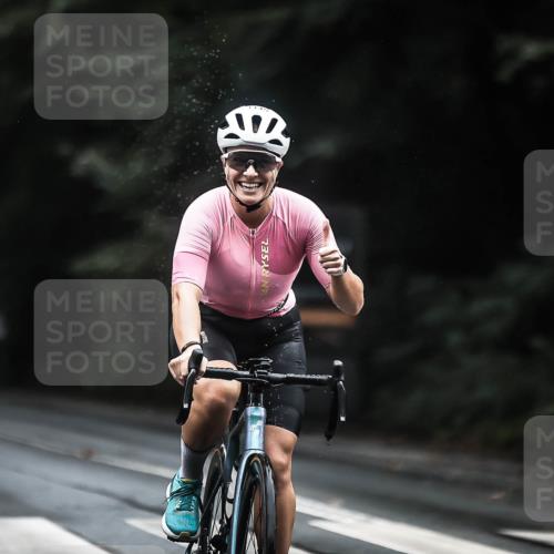 13.09.2026 - Stadtparktriathlon H.Heesch http://msf.ph/oto/10309417 13.09.2026 12:49:23 Radfahren 1145, 1151 meine-sportfotos.de