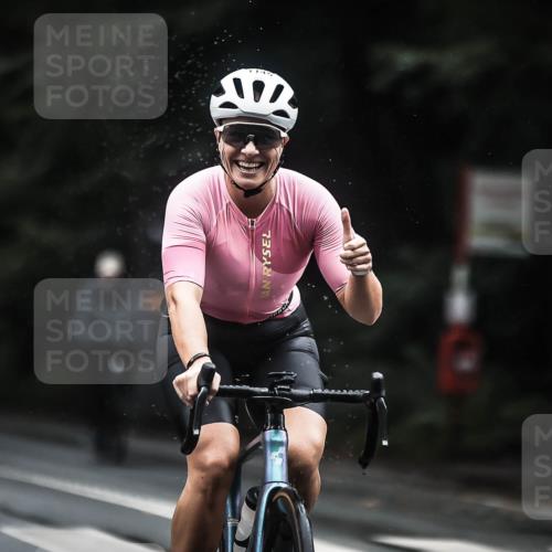 13.09.2026 - Stadtparktriathlon H.Heesch http://msf.ph/oto/10309429 13.09.2026 12:49:23 Radfahren 1145, 1151 meine-sportfotos.de