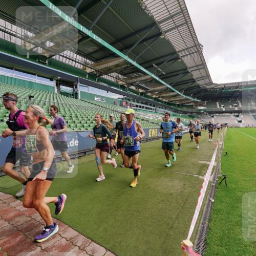13.09.2026 - 21. swb-Marathon Bremen Michael Burmester http://msf.ph/oto/10309456 13.09.2026 13:05:58 Laufen im Stadion 109, 178, 217, 244, 287, 303, 310, 323, 372, 394, 430, 454, 536, 578, 613, 647, 784, 831, 891, 900, 1073, 1083, 1205, 1239, 1243, 1274, 1307, 1308, 1365, 1380, 1437, 1456, 1533, 1545, 1574, 1581, 1627, 1656, 1687, 1780, 1823, 1848, 1909, 1914, 1932, 1941, 2023, 2076, 2089, 2126, 2241, 2244, 2265, 2275, 2301, 2310, 2355, 2356, 2393, 2430, 2452, 2464, 2602, 2707, 2723, 2742, 2764, 2867, 2902, 2910, 2919, 2957, 2959, 2985, 3030, 3055, 3278, 3320, 3343, 3444, 3485 meine-sportfotos.de
