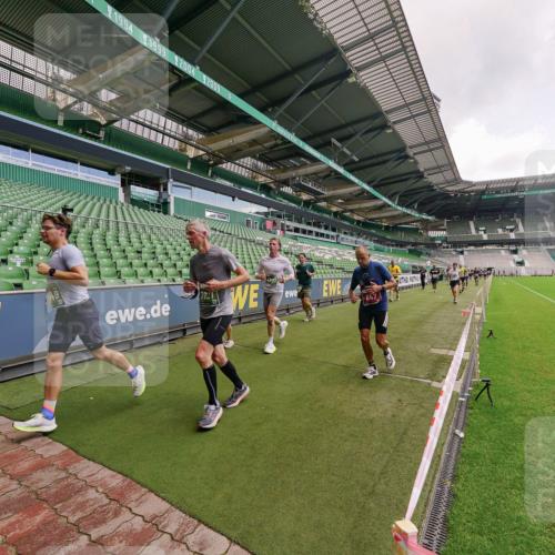 13.09.2026 - 21. swb-Marathon Bremen Michael Burmester http://msf.ph/oto/10309475 13.09.2026 13:06:01 Laufen im Stadion 109, 178, 217, 244, 287, 303, 310, 323, 372, 394, 430, 454, 536, 578, 613, 647, 784, 831, 891, 900, 1073, 1083, 1205, 1239, 1243, 1274, 1307, 1308, 1365, 1380, 1437, 1456, 1533, 1545, 1574, 1581, 1627, 1656, 1687, 1780, 1823, 1848, 1909, 1914, 1932, 1941, 2023, 2076, 2089, 2126, 2241, 2244, 2265, 2275, 2301, 2310, 2355, 2356, 2393, 2430, 2452, 2464, 2602, 2707, 2723, 2742, 2764, 2867, 2902, 2910, 2919, 2959, 2985, 3030, 3055, 3278, 3320, 3343, 3444, 3485 meine-sportfotos.de