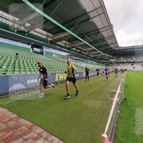 13.09.2026 - 21. swb-Marathon Bremen Michael Burmester http://msf.ph/oto/10309505 13.09.2026 13:06:08 Laufen im Stadion 109, 178, 217, 244, 287, 303, 310, 323, 372, 394, 430, 454, 536, 578, 613, 647, 784, 831, 891, 900, 1073, 1083, 1205, 1239, 1243, 1274, 1307, 1308, 1365, 1380, 1437, 1533, 1545, 1574, 1581, 1627, 1656, 1687, 1780, 1823, 1848, 1909, 1914, 1932, 1941, 2023, 2076, 2089, 2090, 2126, 2241, 2244, 2265, 2275, 2301, 2310, 2355, 2356, 2393, 2464, 2602, 2707, 2723, 2742, 2764, 2867, 2902, 2919, 2959, 2985, 3030, 3055, 3278, 3320, 3343, 3444, 3485 meine-sportfotos.de